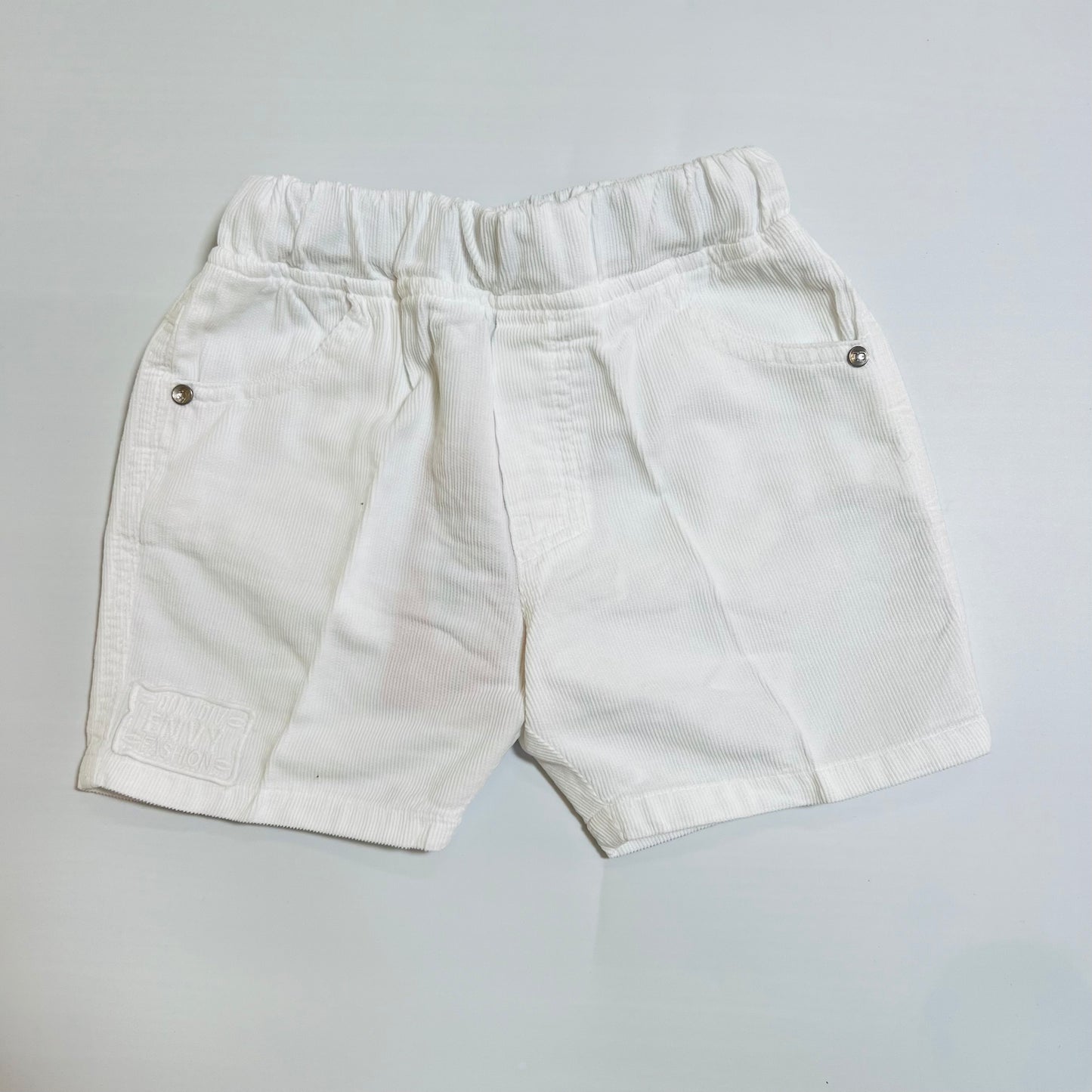 Soft and stylish kids’ corduroy shorts with elastic waist, available in multiple colors. Perfect for daily wear and playtime.
