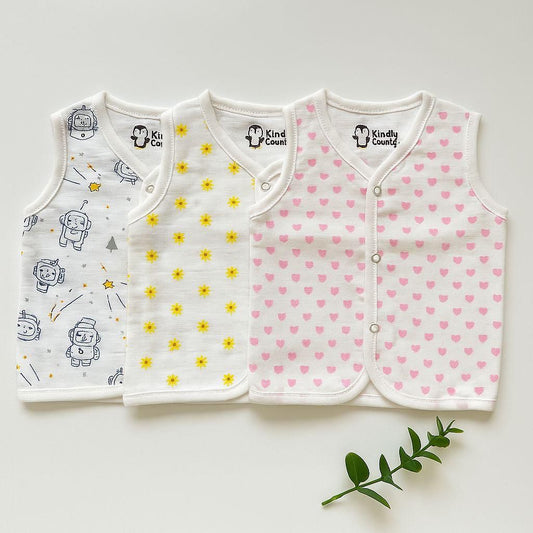 PACK OF 3 UNISEX SLEEVELESS BABY COTTON VESTS - SPACE, DAISY & HEART PRINT (ASSORTED STALY)